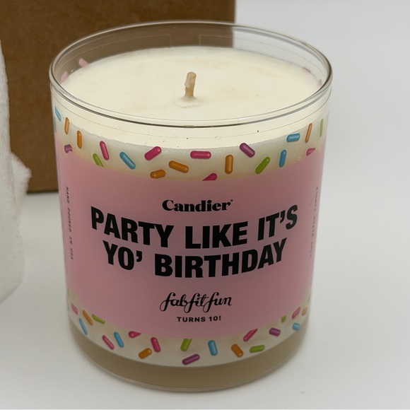 🎉 Candier “Party Like It’s Yo’ Birthday” Candle FabFitFun 10th Anniversary - Picture 4 of 16